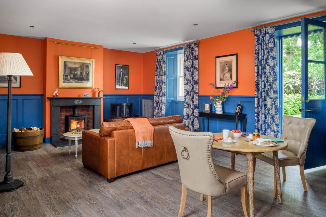 Meikleour Arms Hotel & Restaurant Екстериор снимка