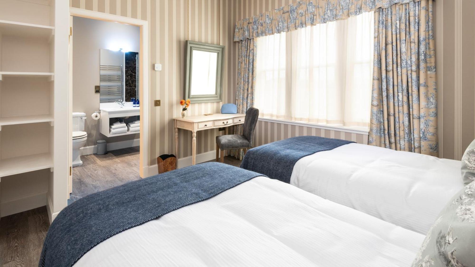 Meikleour Arms Hotel & Restaurant Екстериор снимка