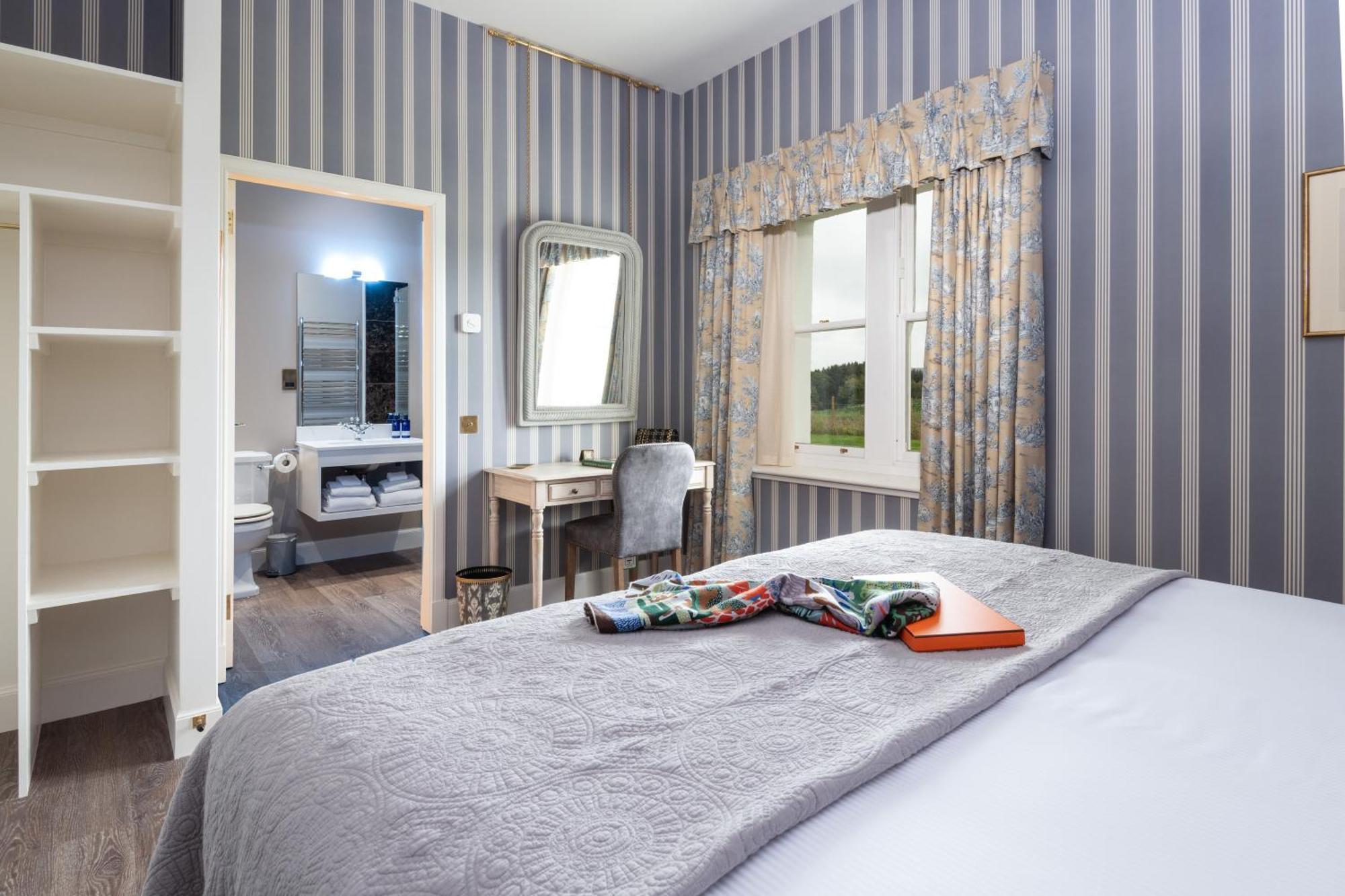 Meikleour Arms Hotel & Restaurant Екстериор снимка