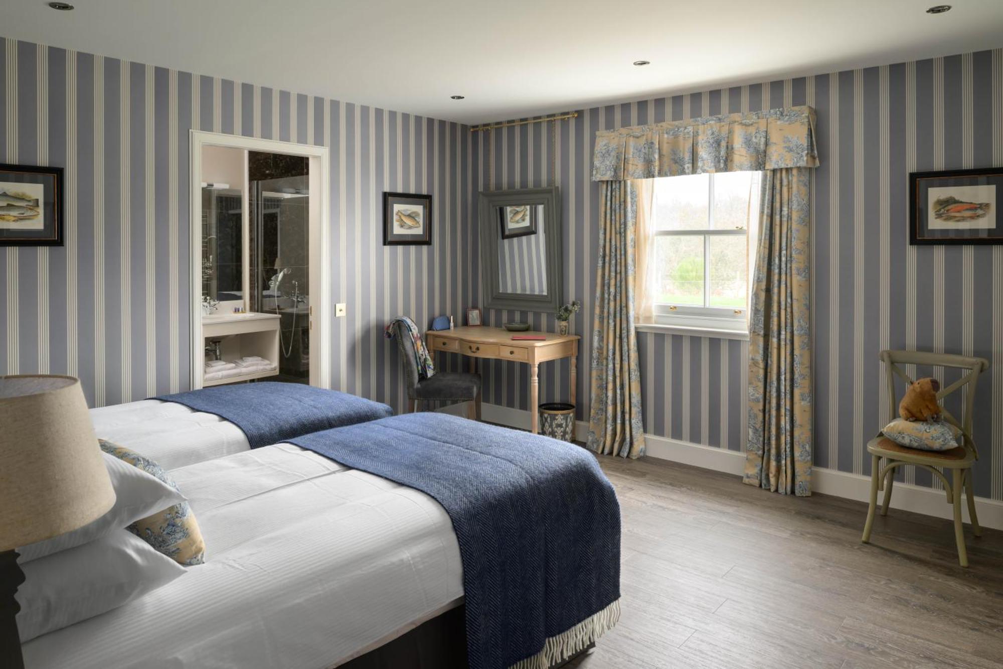 Meikleour Arms Hotel & Restaurant Екстериор снимка