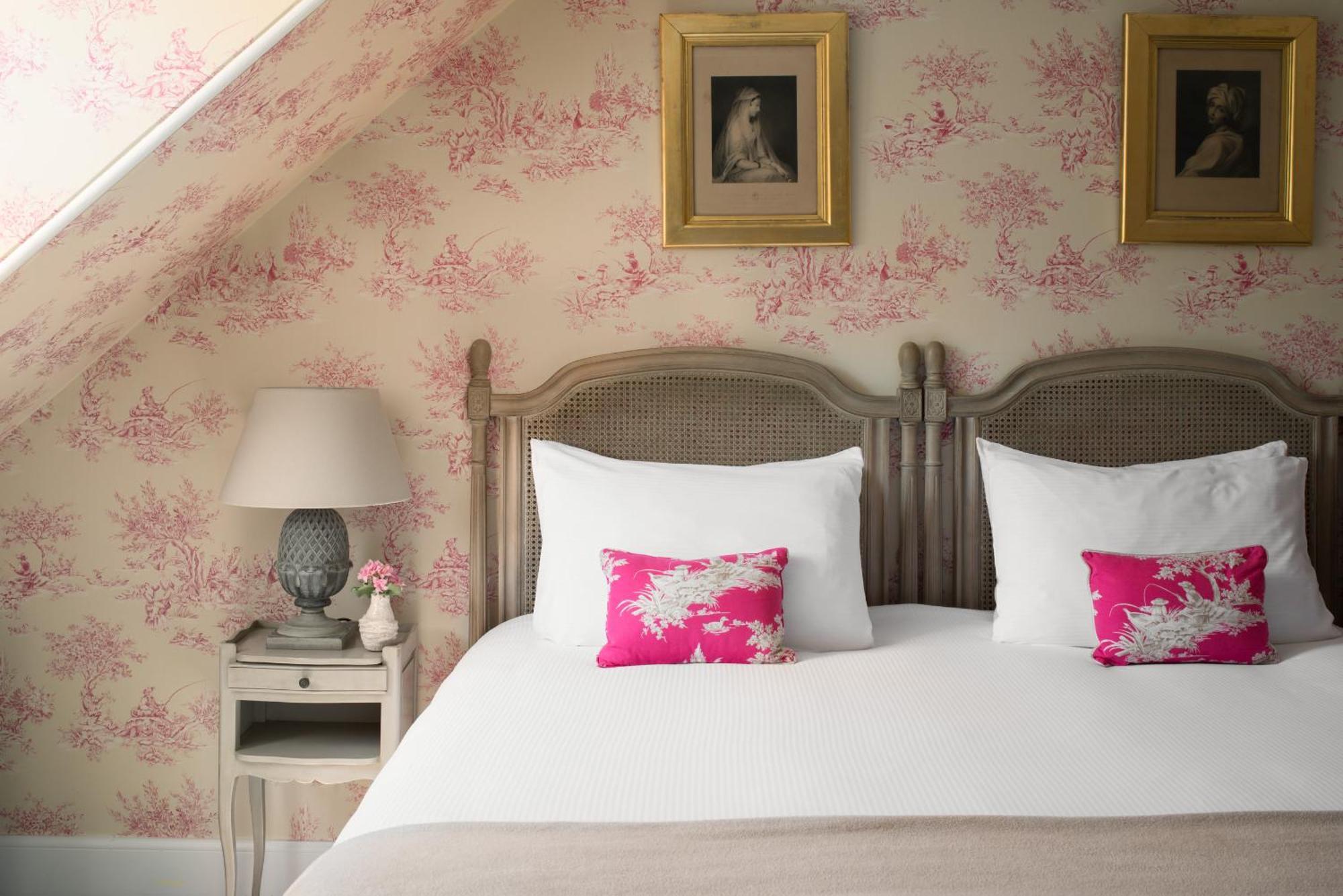 Meikleour Arms Hotel & Restaurant Екстериор снимка