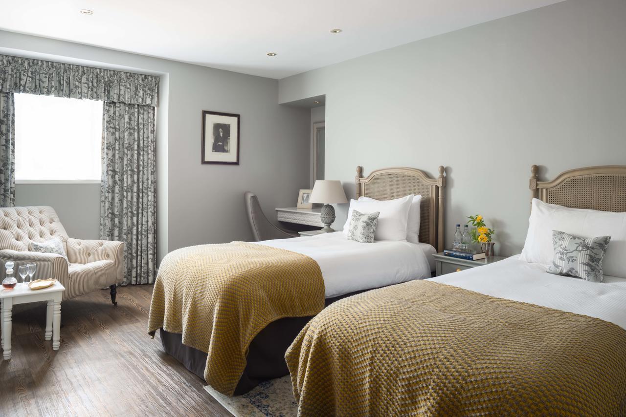 Meikleour Arms Hotel & Restaurant Екстериор снимка
